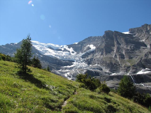 Blick hinauf zum Balmhorngletscher