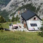 die aussichtsreiche Balmhorthütte wird von Freiwilligen unterhalten, das spürt man auf Schritt und Tritt