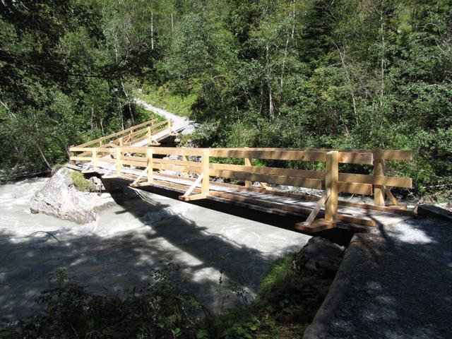 über diese neue Brücke überqueren wir die Kander