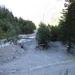 hier gut ersichtlich das Geschiebe und Geröll, das im Unwetter am 10.10.2012 die Kander liegengelassen hat