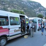 beim Bahnhof Kandersteg stiegen wir in den Kleinbus (Kander Reisen) der uns ins Gasterntal fuhr