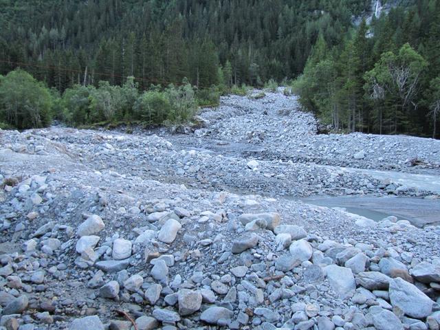 die Kander hat hier beim Unwetter am 10.10.2012 grösse Schäden angerichtet