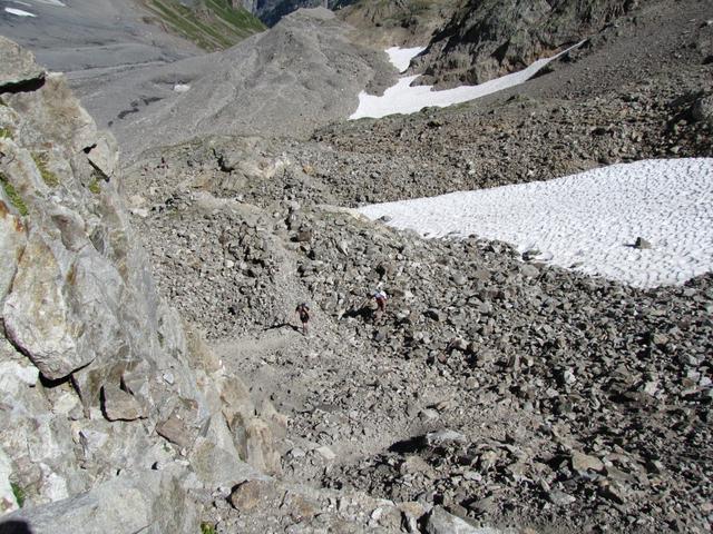 Blick hinunter zur Randmoräne des Lötschegletscher