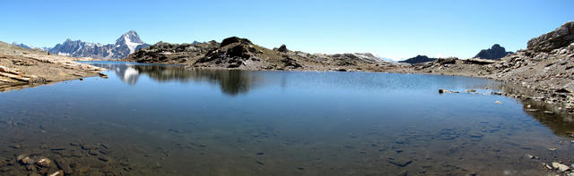 wir haben den grössten See bei Punkt 2594 m.ü.M. erreicht. Sehr schönes Breitbildfoto
