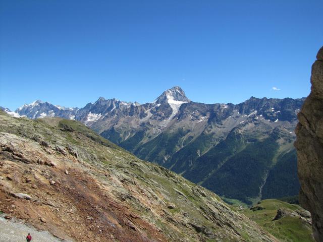 der mächtige Bietschhorn überragt alle anderen Berge