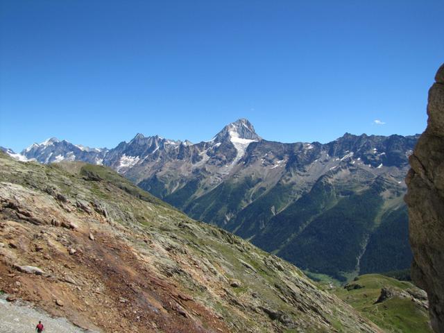 der mächtige Bietschhorn überragt alle anderen Berge
