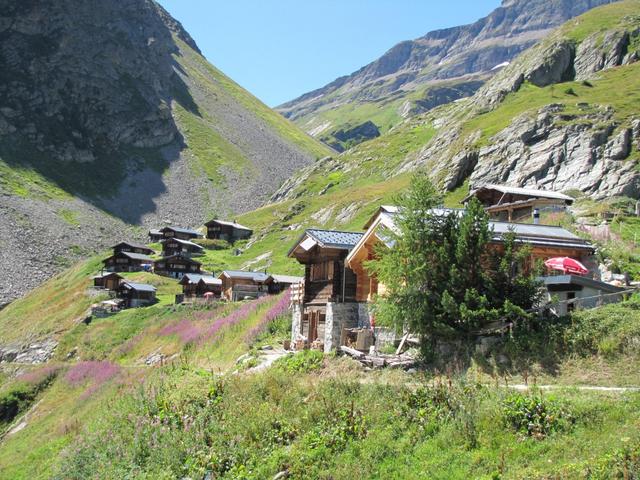 Blick auf die Alphäuser der Kummenalp