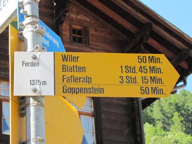 Wegweiser in Ferden 1375 m.ü.M.