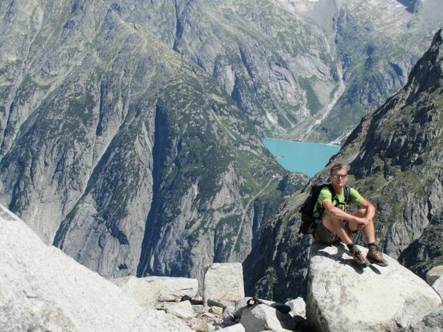 Franco bestaunt während einer kleinen Pause die Gegend