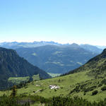 schönes Breitbildfoto mit Blick zum Calanda