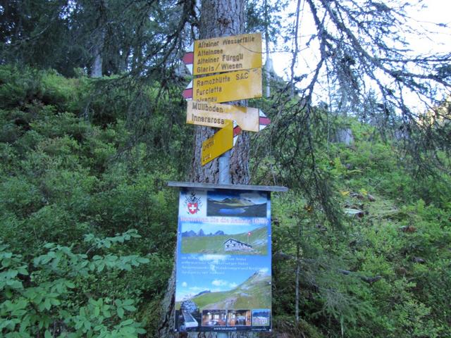 bei Punkt 1643 m.ü.M. wandern wir weiter geradeaus