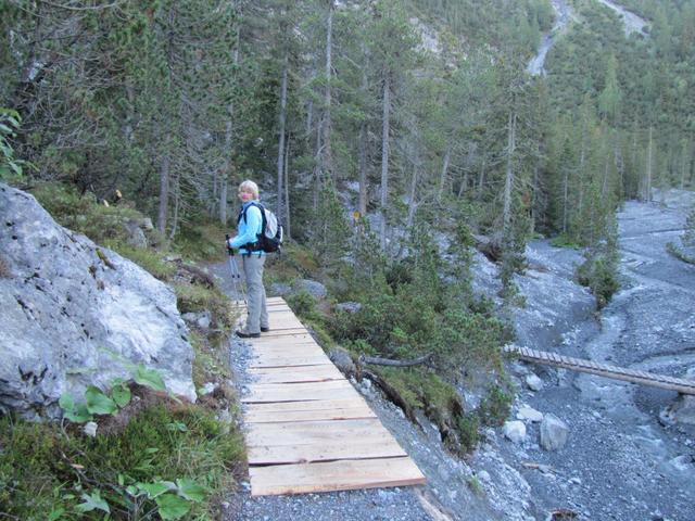 Mäusi hat den Welschtobelbach hinter sich gelassen