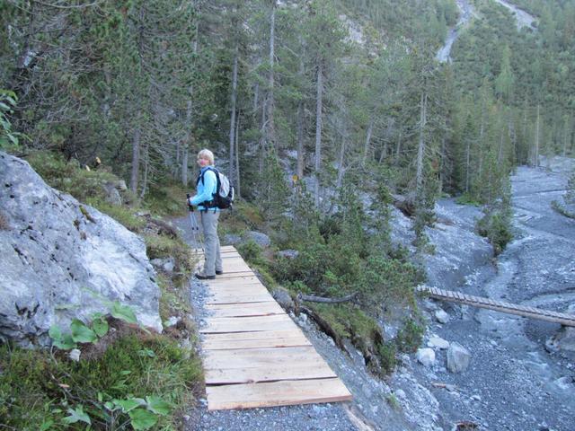 Mäusi hat den Welschtobelbach hinter sich gelassen