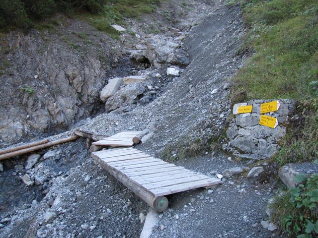 bei Punkt 1837 m.ü.M. biegen wir rechts ab und wandern Richtung Alteiner Fürggli