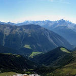 super schönes Breitbildfoto mit Piz Linard, Piz Kesch und hunderte andere Berggipfel