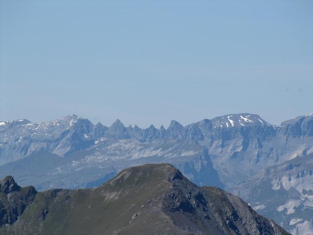 Blick zu den Tschingelhoren und Piz Segnas