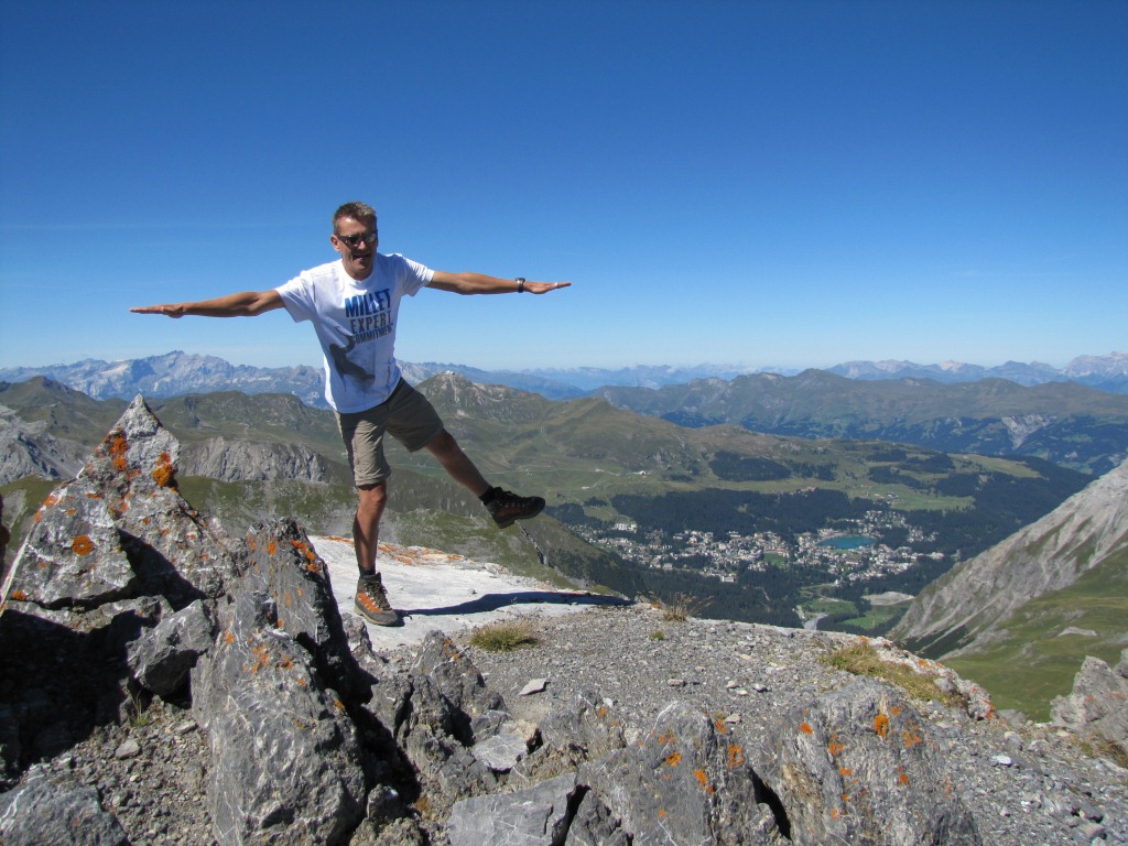 Franco versucht wie eine Bergdole zu fliegen