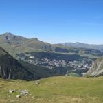 schöner Blick von Altein hinunter nach Arosa und zum Weisshorn