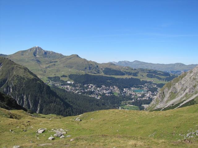 schöner Blick von Altein hinunter nach Arosa und zum Weisshorn