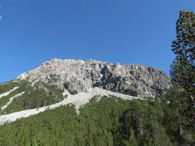 Blick hinauf zum Schiesshorn. Dort oben waren wir auch schon