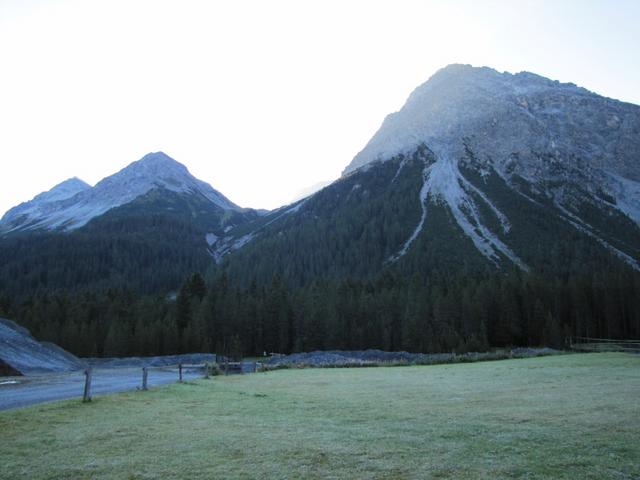 Blick hinauf zum Schiesshorn. Dort hinauf führt heute unsere Wanderung