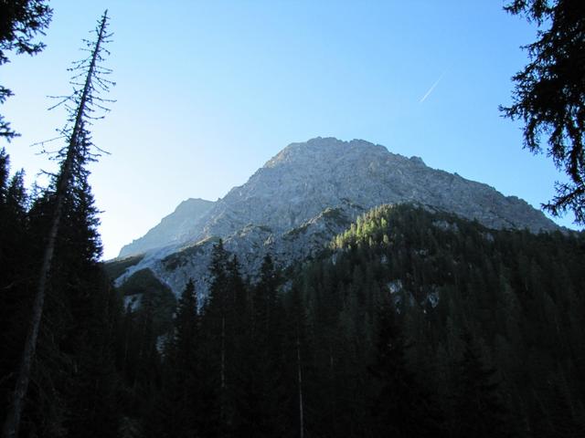 Blick hinauf zum Schiesshorn