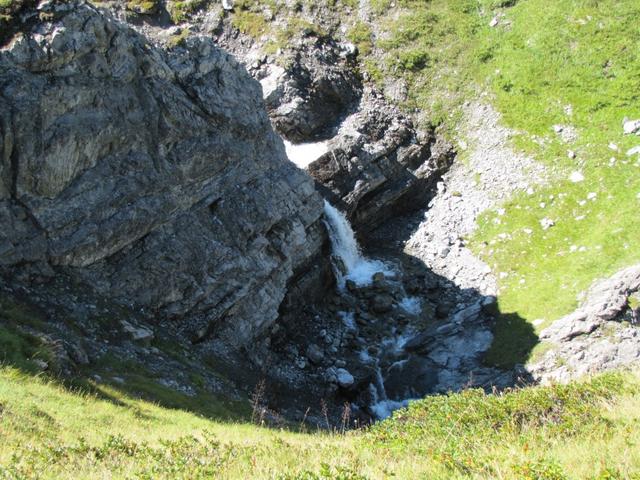 Blick zum kleinen Wasserfall vom Alteinbach Punkt 2112 m.ü.M.