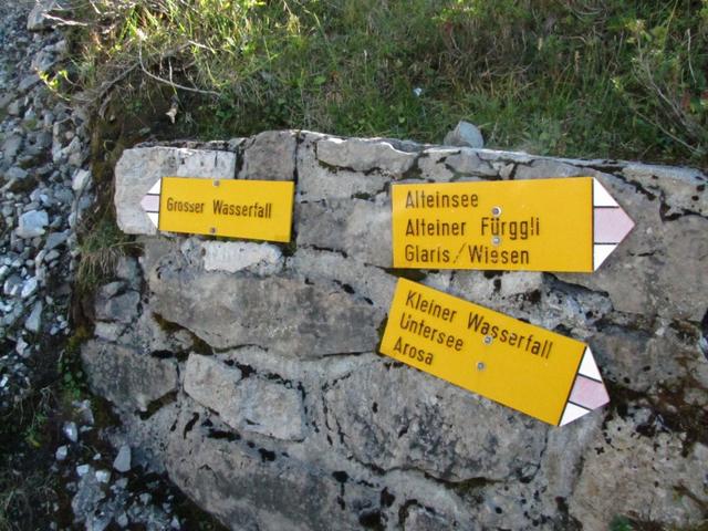 beim Alteiner Wasserfall waren wir schon. Wir laufen darum weiter abwärts Richtung Arosa