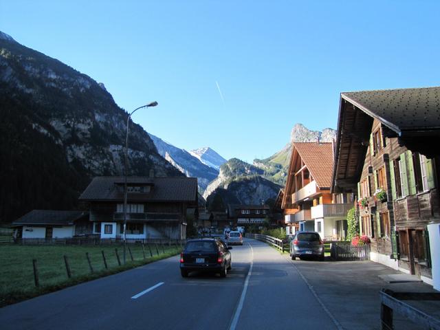 Kandersteg 1174 m.ü.M. gut ersichtlich der Altels und rechts der Gällihore