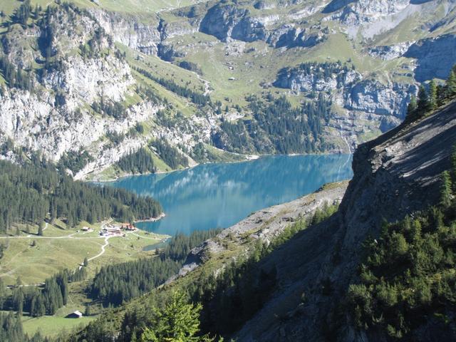 Tiefblick auf den Oeschinensee