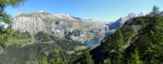 was für ein schönes Breitbildfoto. Aussicht von der Doldenhornhütte auf den Oeschinensee