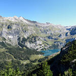 was für ein schönes Breitbildfoto. Aussicht von der Doldenhornhütte auf den Oeschinensee