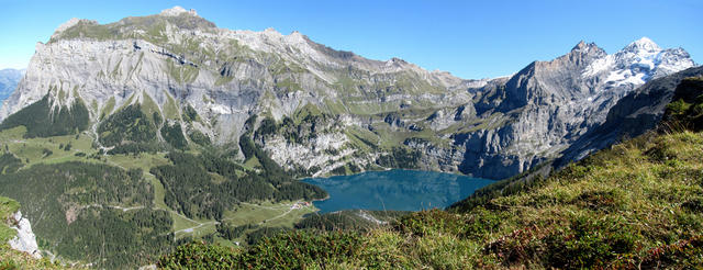 was für ein schönes Breitbildfoto. Links Dündehore, Oeschinensee und Blüemlisalpgruppe