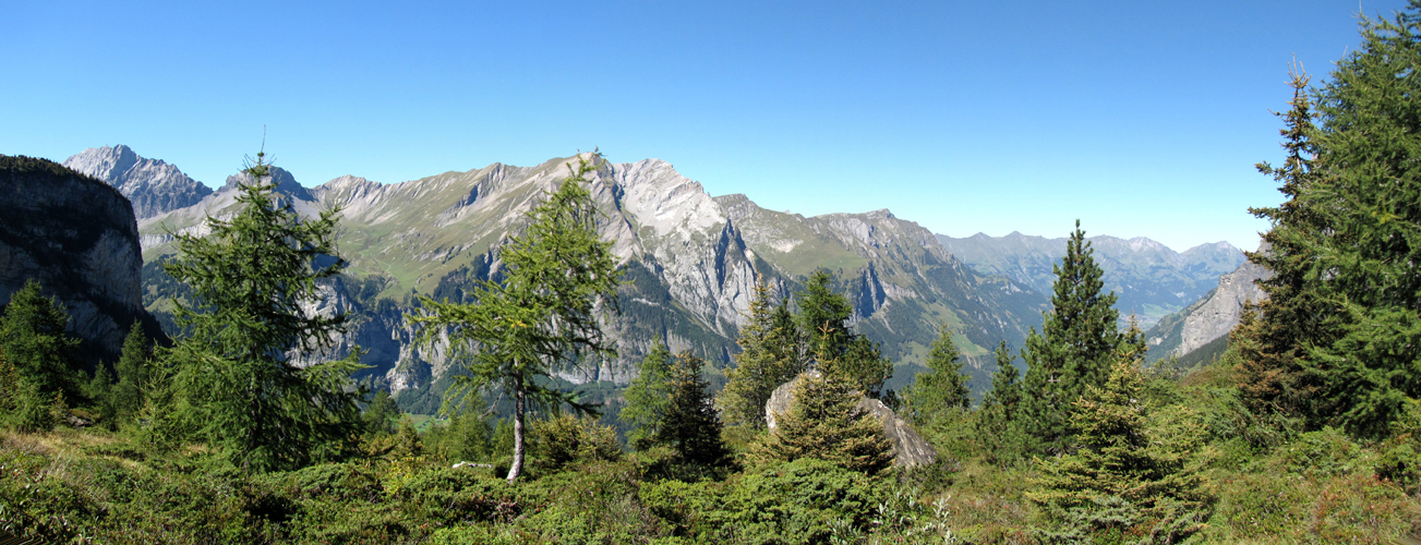 schönes Breitbildfoto von der Doldenhornhütte aus gesehen