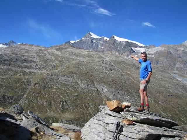 Franco zeigt auf den Strahlhorn