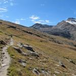 wir haben die grünen Hängen von Galmen erreicht. Die Hochgebirgslandschaft öffnet sich