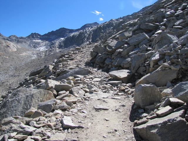 wir befinden uns nun auf der alten Passroute der Walser