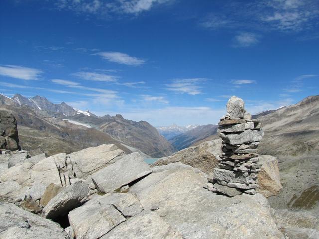 wir haben den Monte Moro Pass 2868 m.ü.M. erreicht. Was für eine Aussicht