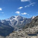 wie ein Paukenschlag offenbart sich die höchste Wand der Alpen, sobald wir die Scheitelhöhe vom Monte Moro Pass gewonnen hatte