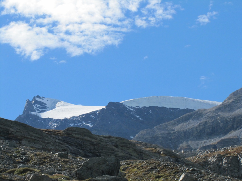 Blick hinauf zum Fluchthorn mit seinen imposanten Gletscherabstürzen