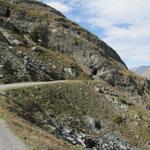 der erste Tunnel taucht vor uns auf