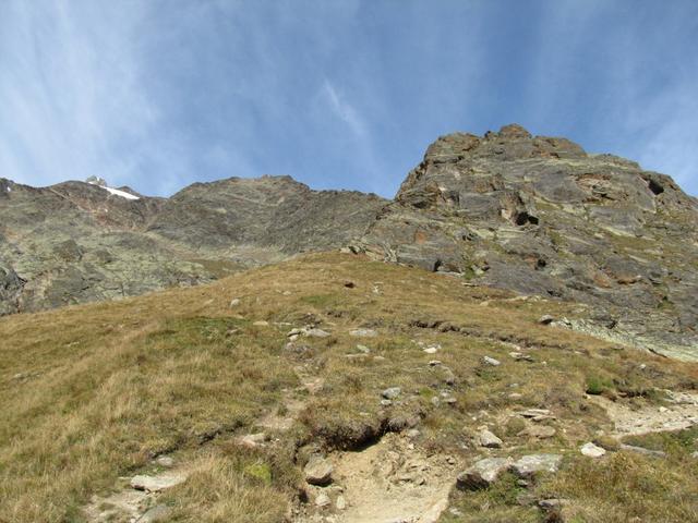 erst ab hier beginnt der eigentliche Aufstieg zur Mischabelhütte