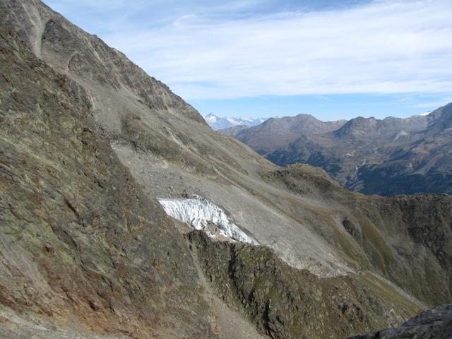 Blick rechts hinüber zu der Gletscherzunge vom Hohbalmgletscher