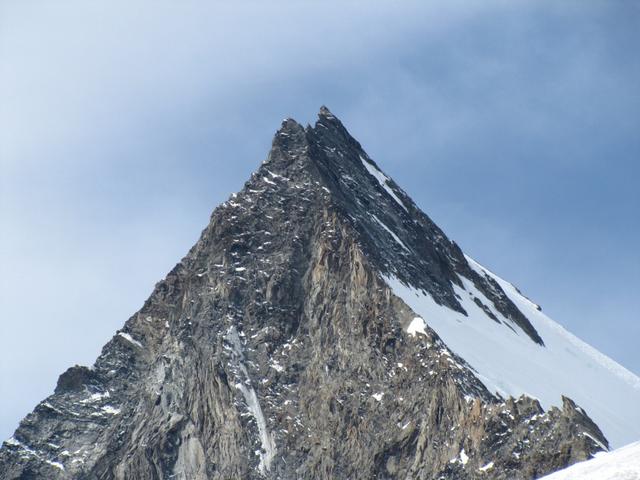 der Dom (der höchste Berg, das sich ganz in der Schweiz befindet)