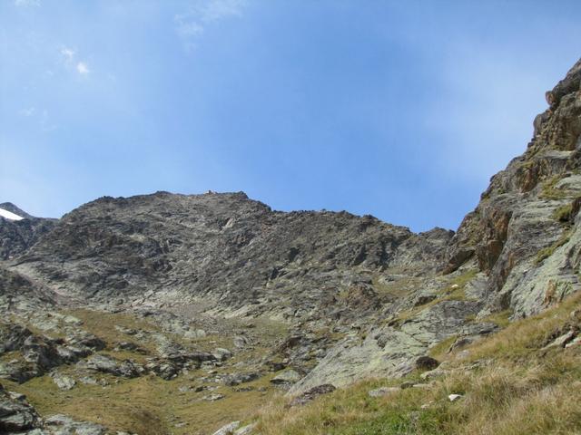 Blick hinauf zu der Mischabelhütte