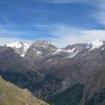 was für eine traumhafte Aussicht. Fletschhorn, Lagginhorn und Weissmies. Links unten die Bergstation Hannigalp