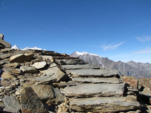 auf gutem Wanderweg geht es weiter aufwärts Richtung Hohsaas