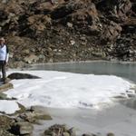 auf ca. 3200 m.ü.M. beim kleinen schon zugefrorenen Bergsee