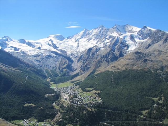 Blick auf das Gletscherdorf Sass-Fee