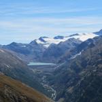 Blick auf den Mattmark Stausee und Schwarzberggletscher